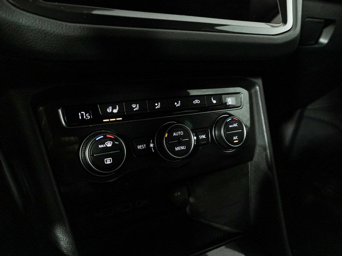 Б/У Фольксваген Тигуан 2019 года. Фото: #17