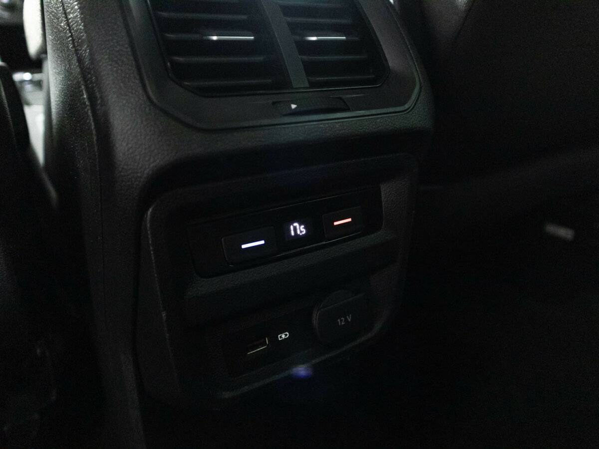 Б/У Фольксваген Тигуан 2019 года. Фото: #21