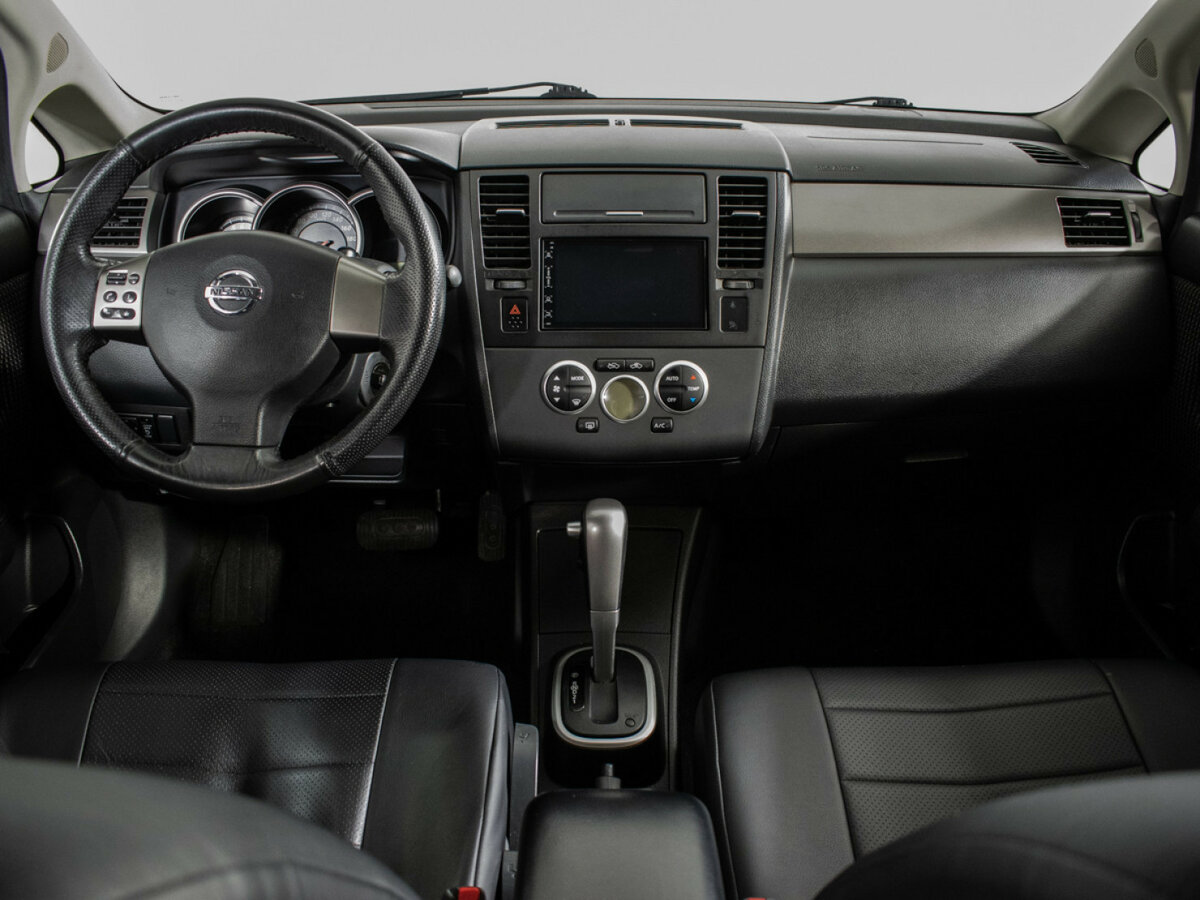 Б/У Ниссан Тиида 2013 года. Фото: #10