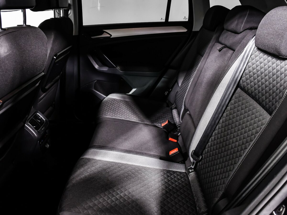 Б/У Фольксваген Тигуан 2017 года. Фото: #9