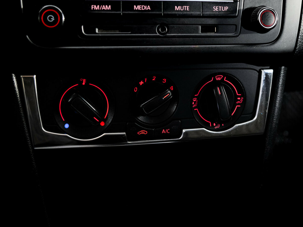 Б/У Фольксваген Поло 2016 года. Фото: #10