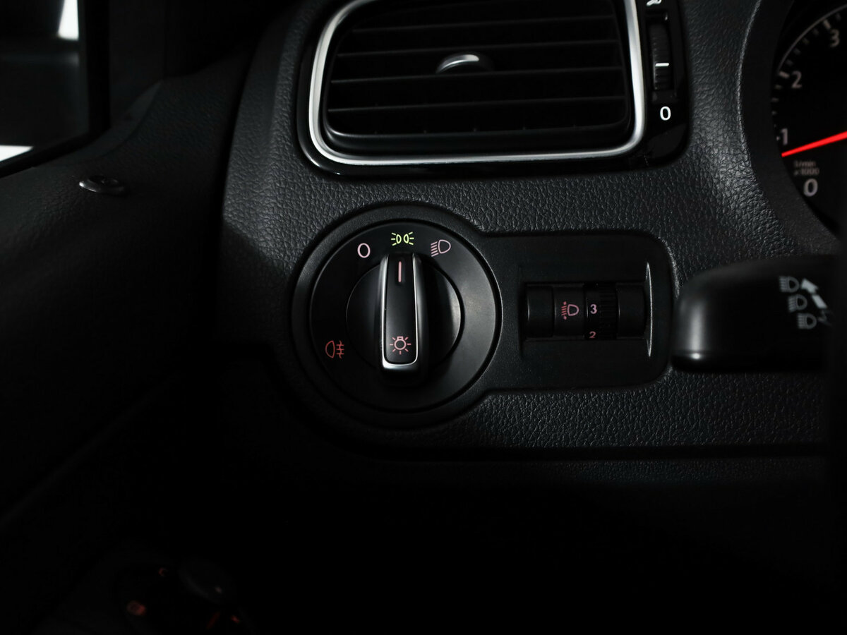 Б/У Фольксваген Поло 2017 года. Фото: #16