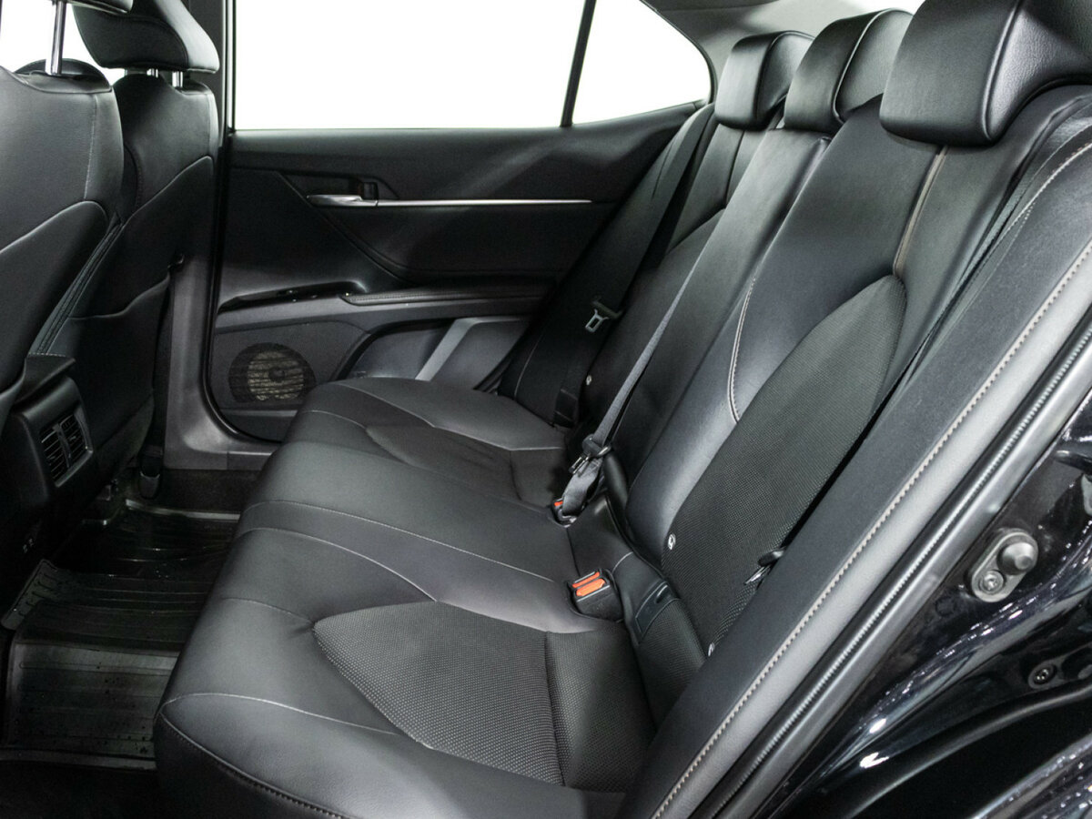 Б/У Тойота Камри 2018 года. Фото: #9