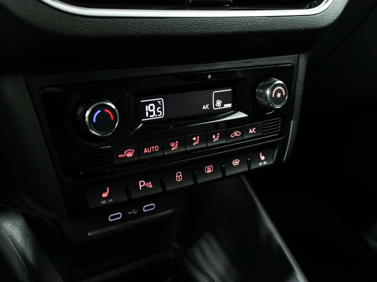 Б/У Фольксваген Поло 2020 года. Фото: #16