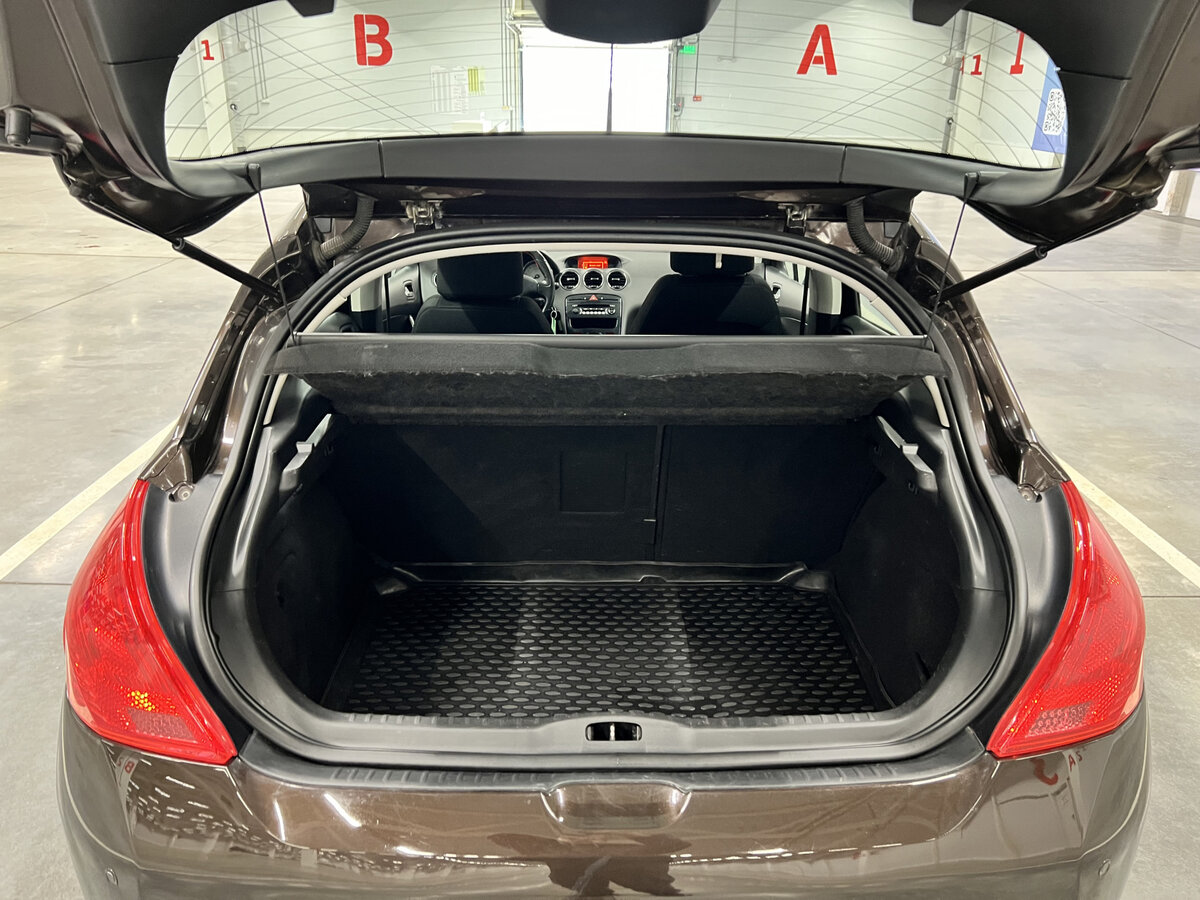 Peugeot 308 2012 года с пробегом. Фото: #9