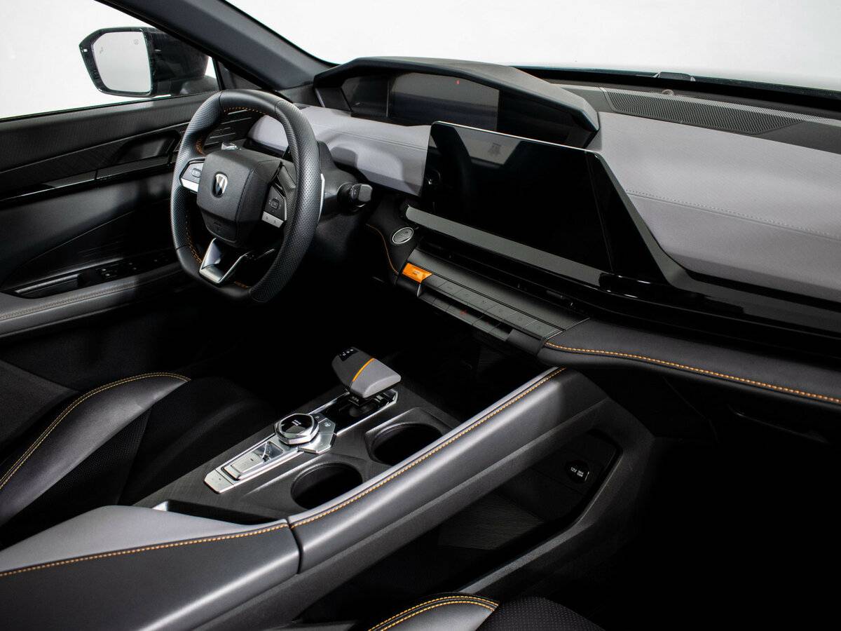 Б/У Чанган УНИ-В 2023 года. Фото: #10