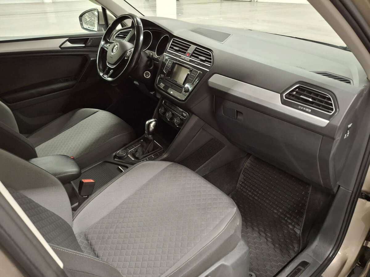 Б/У Фольксваген Тигуан 2017 года. Фото: #10