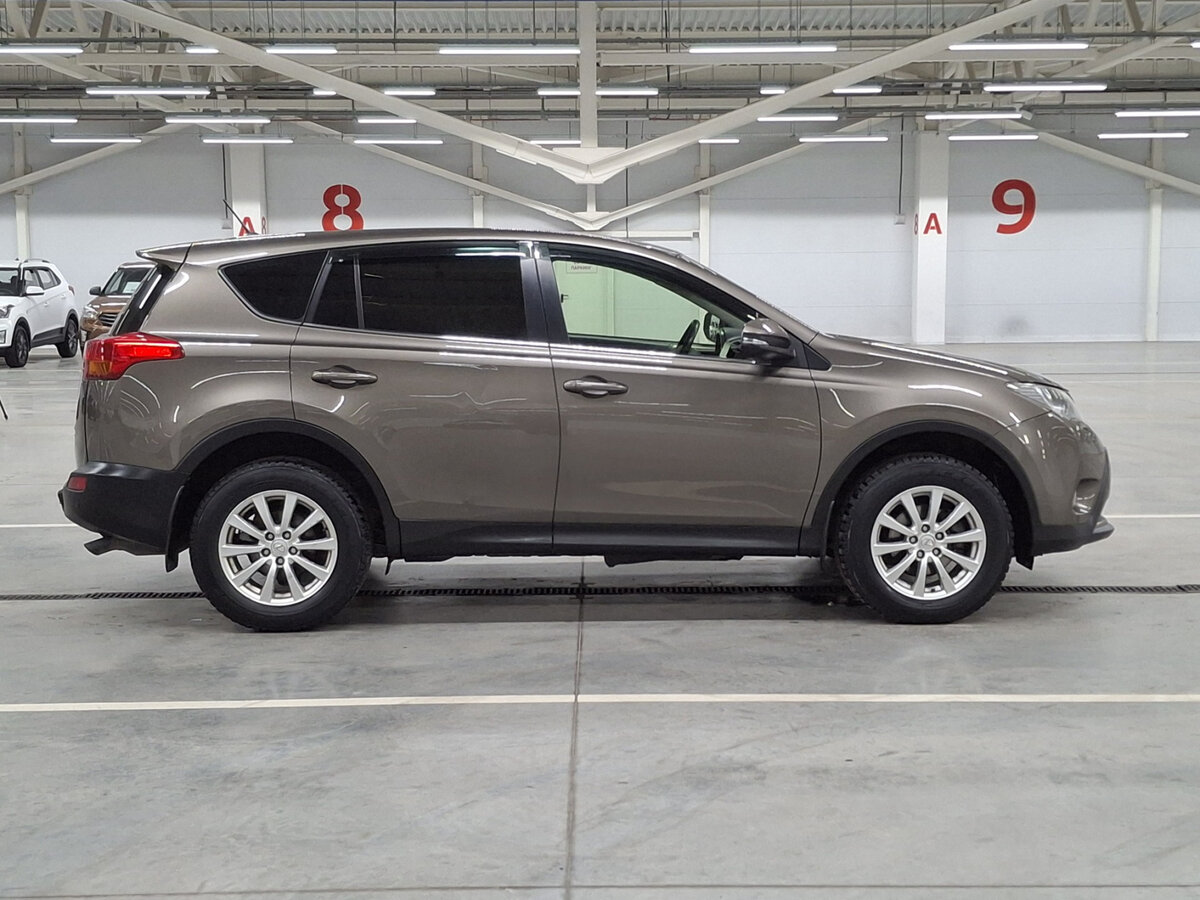 Toyota RAV4 2013 года с пробегом. Фото: #3
