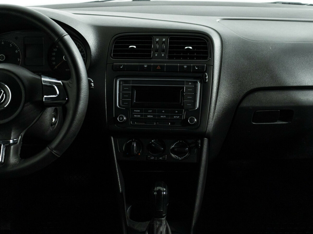 Б/У Фольксваген Поло 2013 года. Фото: #13