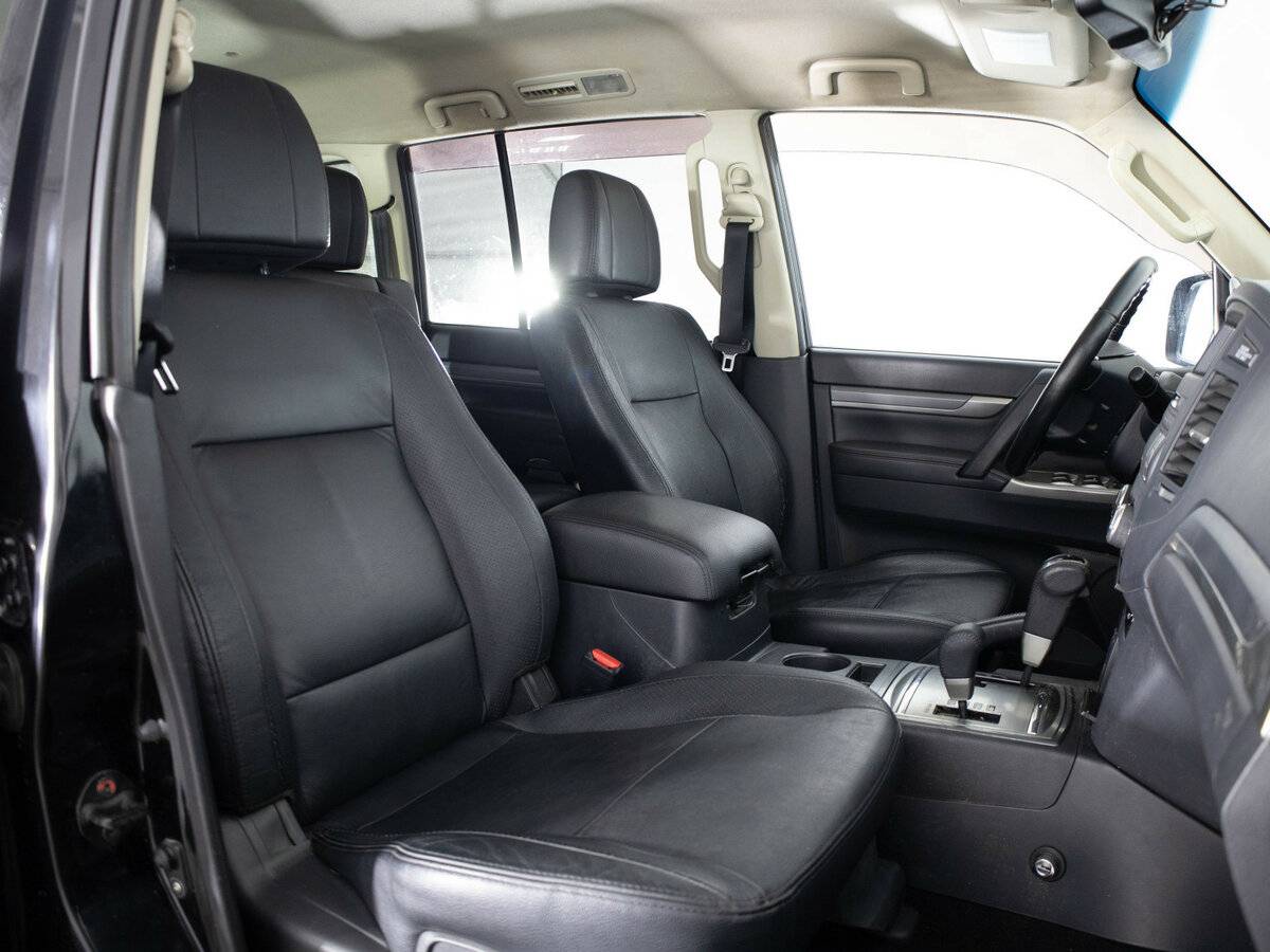 Mitsubishi Pajero 2013 года с пробегом. Фото: #9