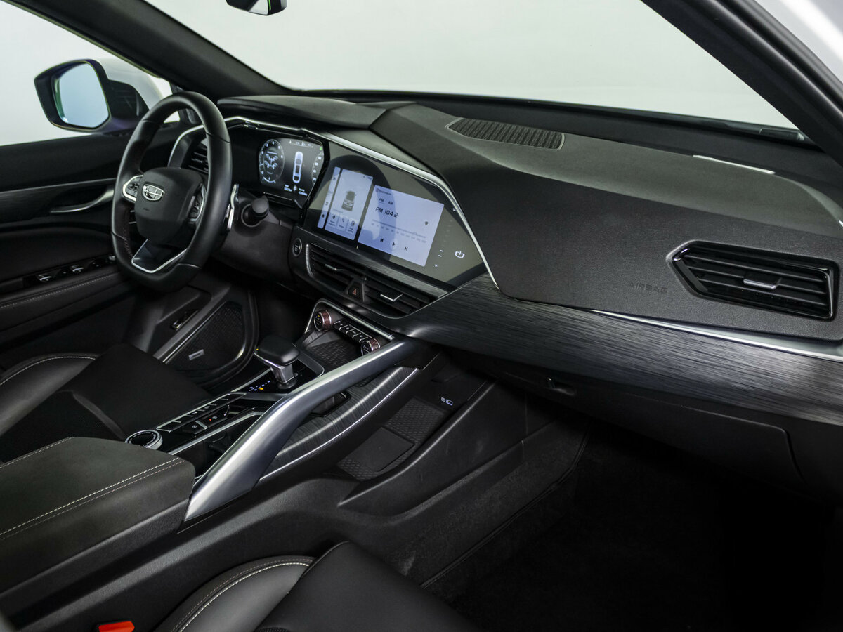 Geely Tugella 2023 года с пробегом. Фото: #6