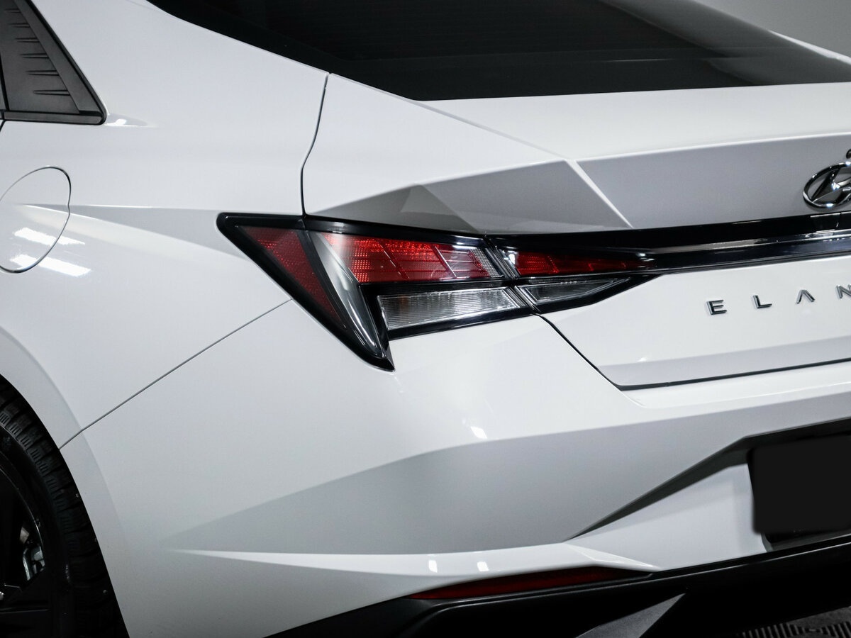 Hyundai Elantra 2023 года с пробегом. Фото: #16