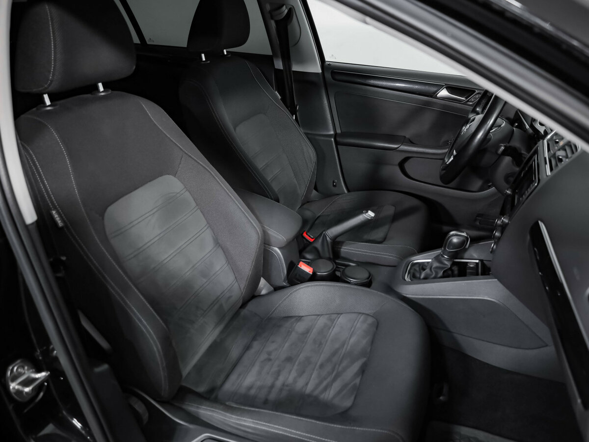 Б/У Фольксваген Джетта 2017 года. Фото: #23