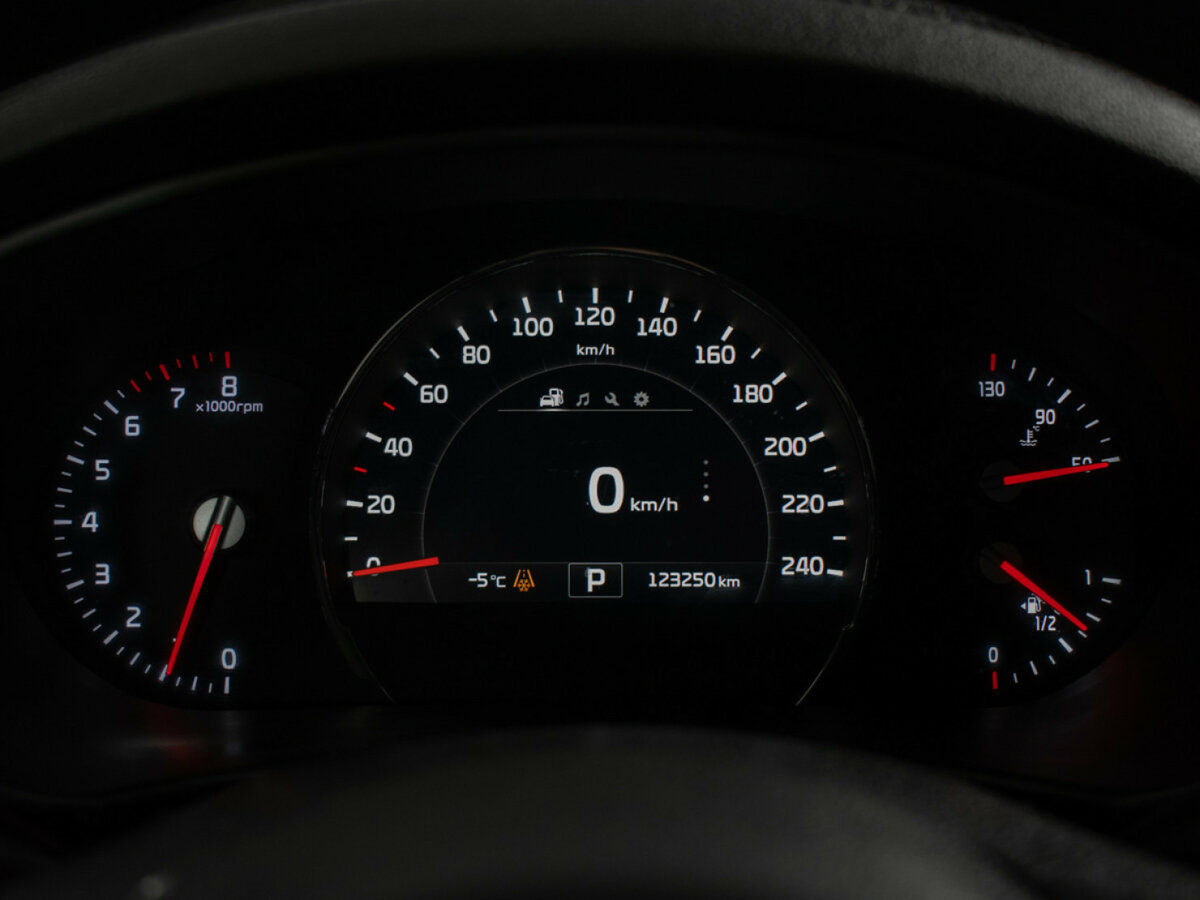 Б/У Киа Соренто 2017 года. Фото: #11