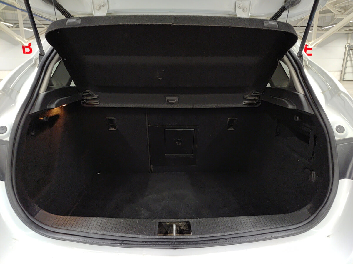 Opel Astra 2013 года с пробегом. Фото: #9