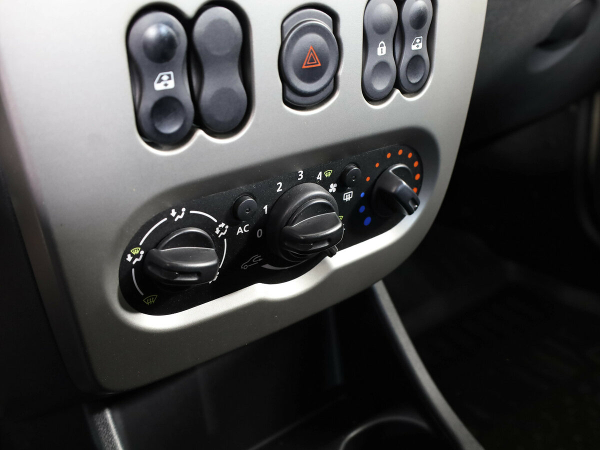 Renault Logan 2015 года с пробегом. Фото: #11