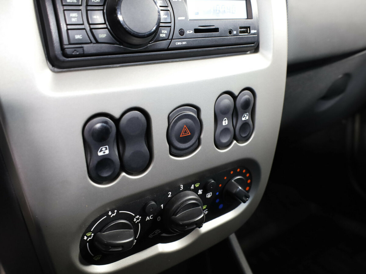 Renault Logan 2015 года с пробегом. Фото: #12