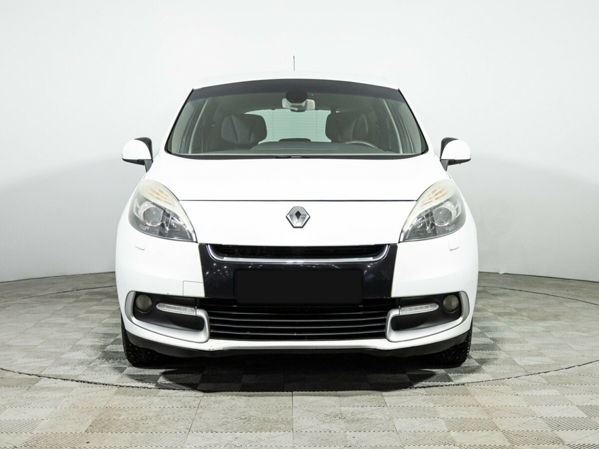 Renault Scenic 2012 года с пробегом. Фото: #1