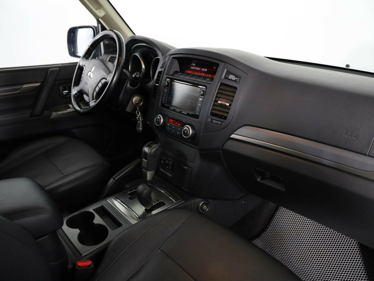 Mitsubishi Pajero 2013 года с пробегом. Фото: #10