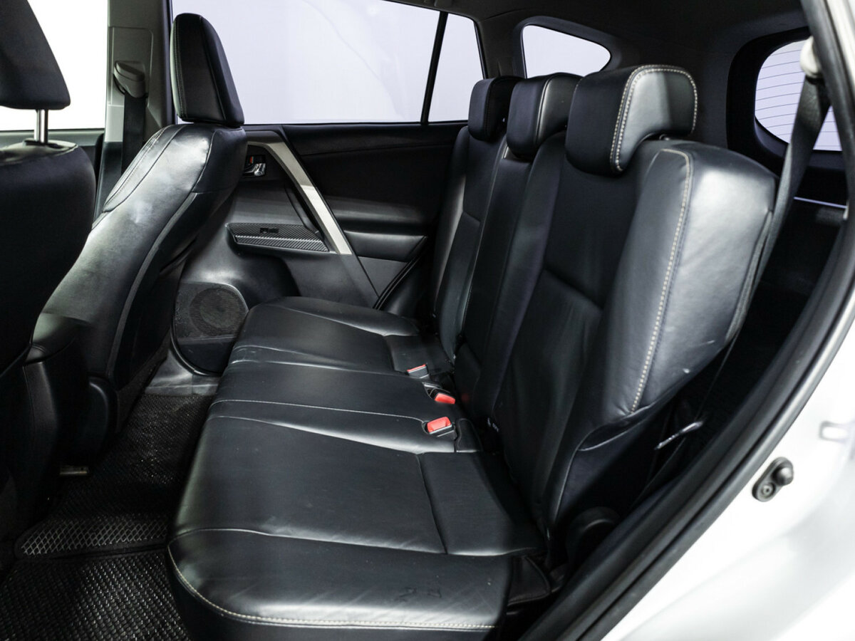 Toyota RAV4 2014 года с пробегом. Фото: #9