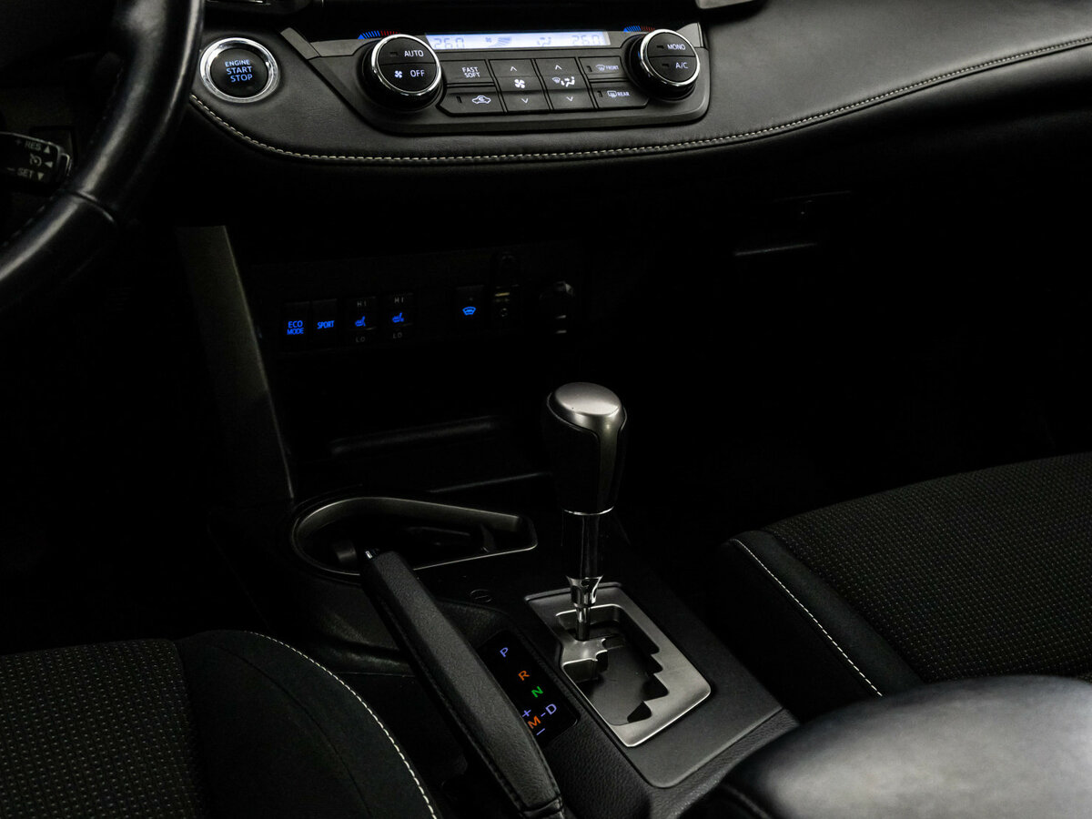 Toyota RAV4 2018 года с пробегом. Фото: #9